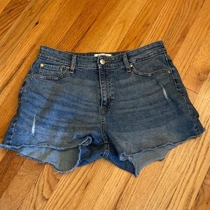 Levi’s Denizen high rise shorts size 10